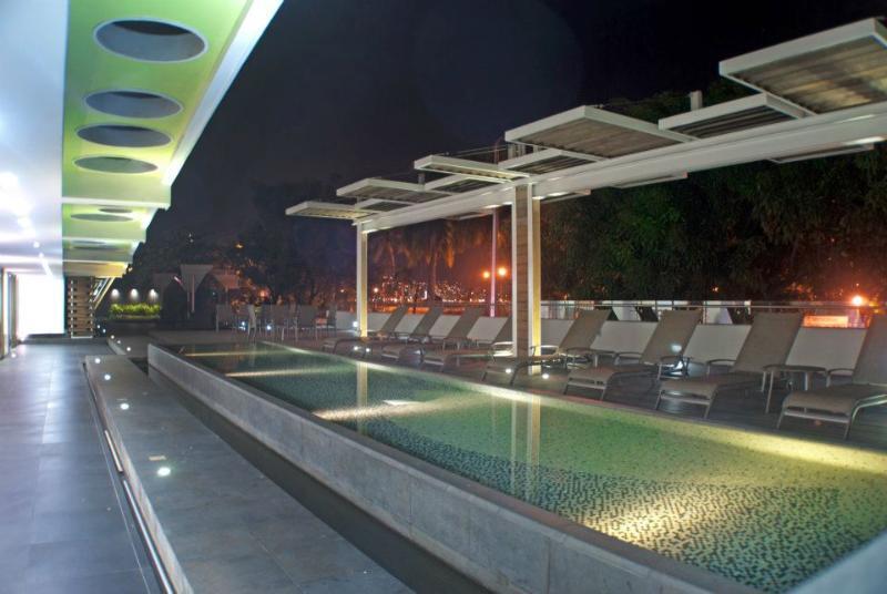 Ramada By Wyndham Acapulco Hotel & Suites Εξωτερικό φωτογραφία