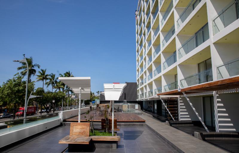 Ramada By Wyndham Acapulco Hotel & Suites Εξωτερικό φωτογραφία